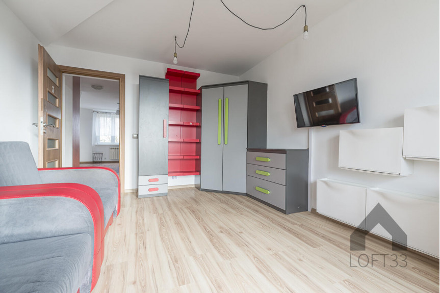 Jaworzno, 3 Maja, Przestronne dwupokojowe mieszkanie na Podwalu w Jaworznie na sprzedaż | Spacer 3D